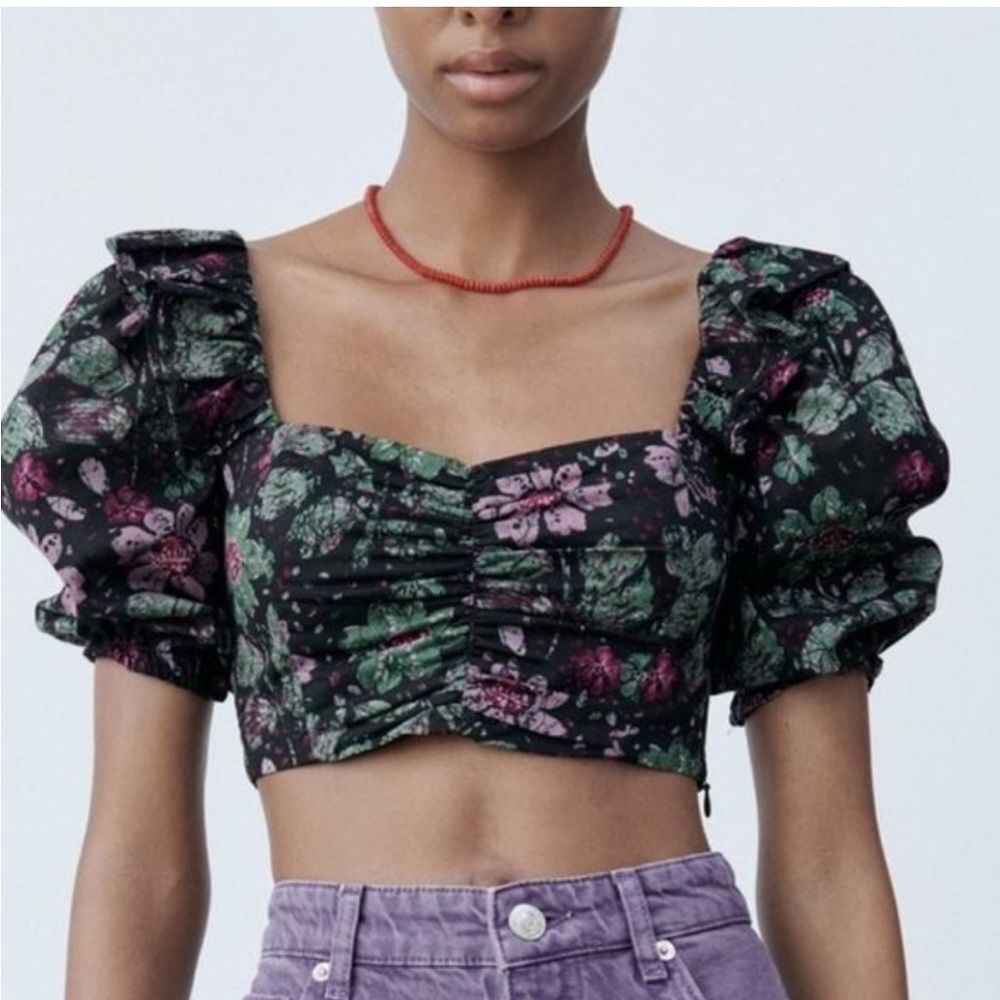 Zara floral print Puff Sleeve Crop Blouse. Sz small.